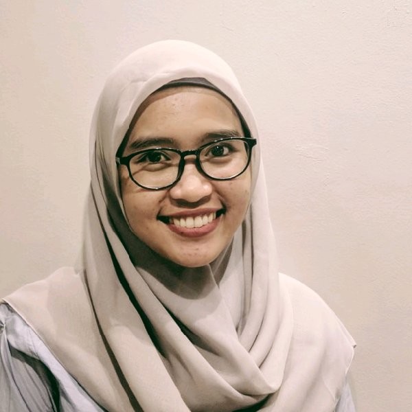 Yuliana Paminto, ST